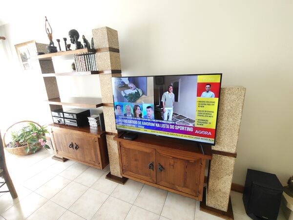 móvel modular madeira maciça e pedras granito . Móveis para TV