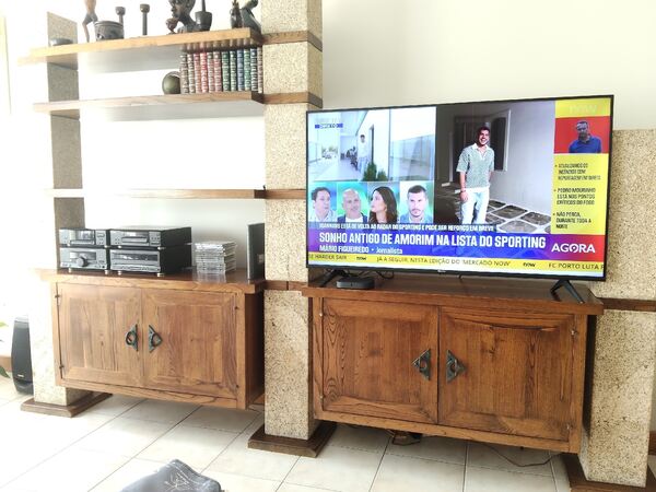 móvel modular madeira maciça e pedras granito . Móveis para TV