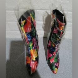 Vendo Botas . Botas e botins