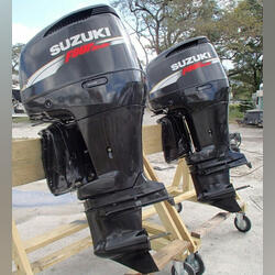 New or Used Outboard Motor engine. Acessórios e Peças para Barcos. Campolide.      Novo / Como novo