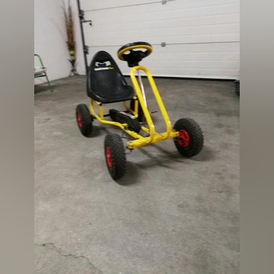 Mini karting com pedais