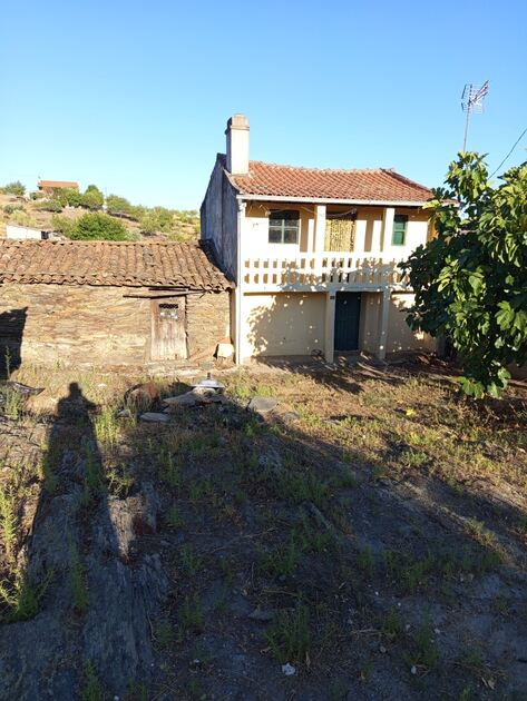 Casas para venda em sequeiros Moncorvo . Casa de Férias
