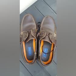 Vendo sapatos vela homem. Desportivos