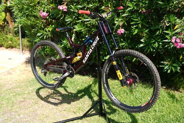 Bicicleta Santa Cruz V10 L MX / Carbono CC DH / Do. Bicicletas