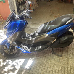 Vendo Mota N Max de garagem. Motos. Oeiras. 2019  Yamaha 24.000 km Scooters Gasolina sem chumbo Azul 125 cc Embraiagem automática Farol redondo Luzes Led Travões abs Muito bom