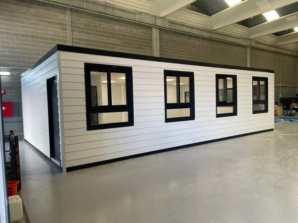 Contentores para Portas de Garagem. Garagens para vender
