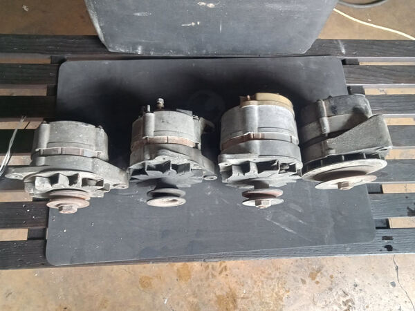 Vários alternadores. Outros (Acessórios Veículos)