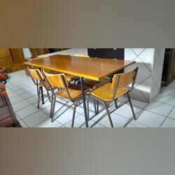 Mesa retangular e 6 cadeiras. Conjunto de mesa e cadeiras