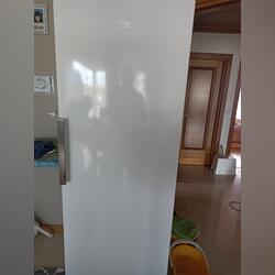 Arca vertical Beko . Arcas Congeladoras