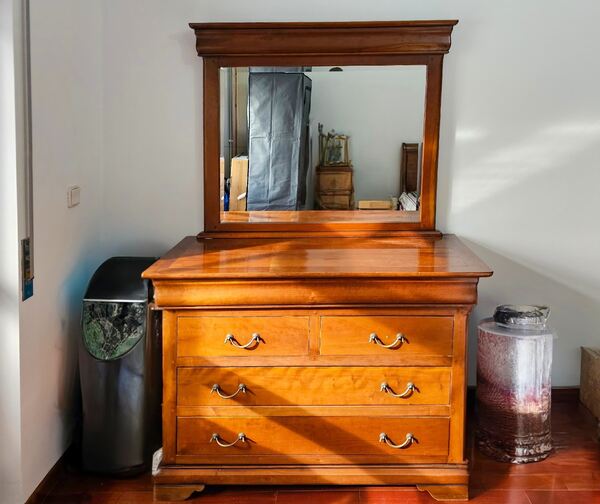Vendo conjunto de mobiliário para quarto e sala. Lotes de móveis