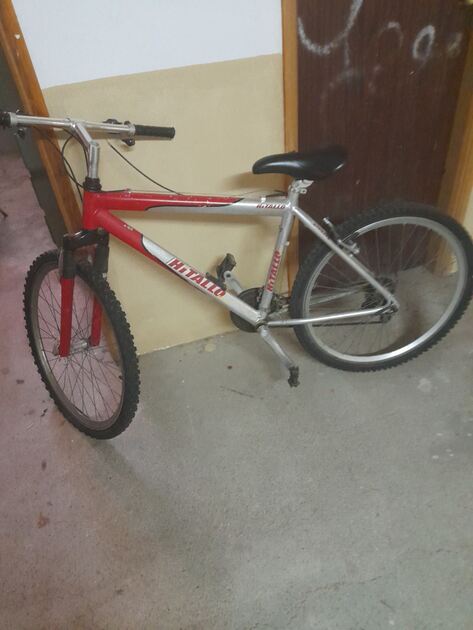 bicicleta em bom estado . Bicicletas
