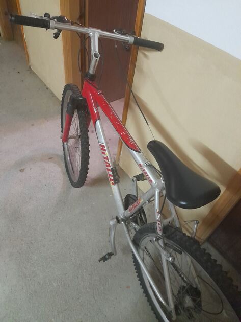 bicicleta em bom estado . Bicicletas