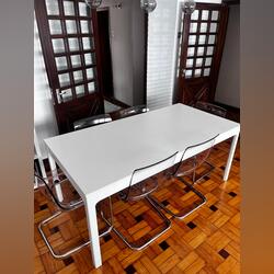 Mesa + Cadeiras. Conjunto de mesa e cadeiras