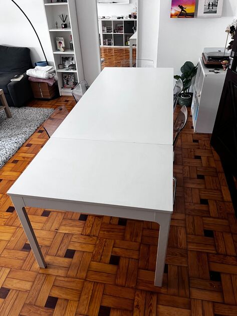 Mesa + Cadeiras. Conjunto de mesa e cadeiras
