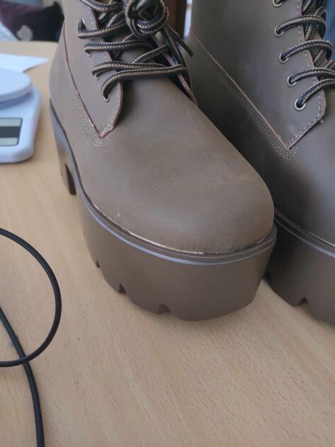 Botas mulher. Botas e botins