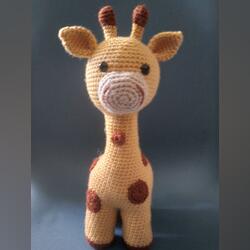 Amigurumi girafa . Brinquedos para bebês