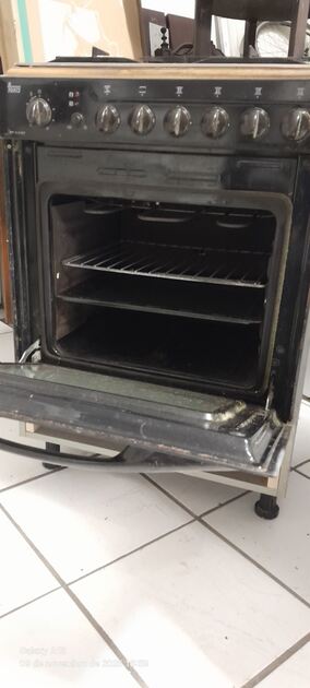 Placa e forno Teka. Fogões