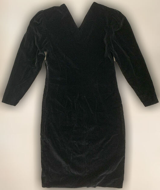 Sofisticado Vestido de Veludo Preto, como Novo. Vestidos