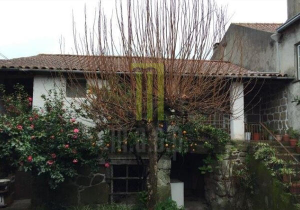 Moradia T3 em Travanca de Lagos. Casa e apartamentos para vender