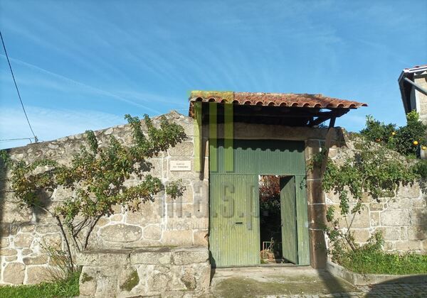 Moradia T3 em Travanca de Lagos. Casa e apartamentos para vender