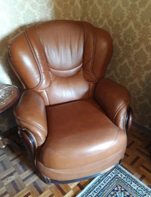 2 Poltronas / Sofá Individual em pele. Sofás e Poltronas