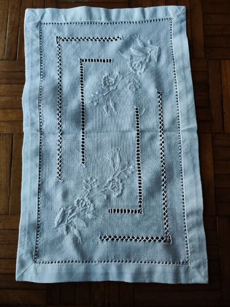 Conjunto de 3 naperons na cor branca Vintage . Toalhas de Mesa