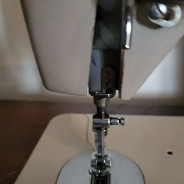 Máquina de costura industrial Brother zigzag TZ1-B. Máquinas de Coser