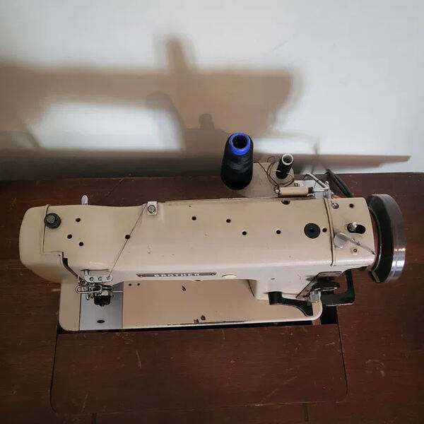Máquina de costura industrial Brother zigzag TZ1-B. Máquinas de Coser