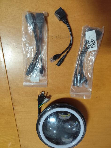 farol LED redondo com "Angel Eyes" . Outros Veículos