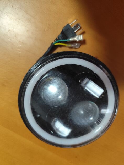 farol LED redondo com "Angel Eyes" . Outros Veículos