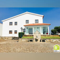 Moradia T6 - arredores do Porto (2860). Casa e apartamentos para vender