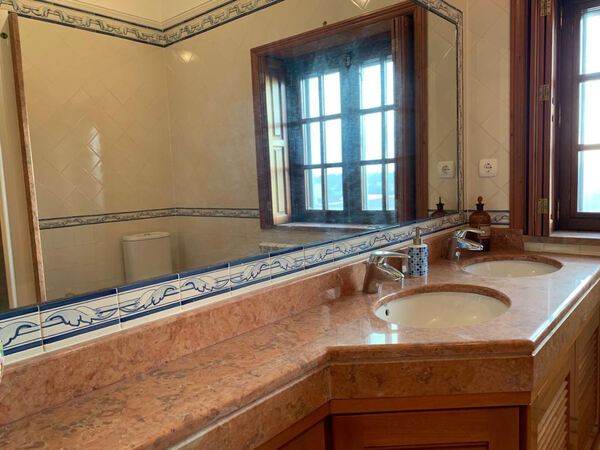 Moradia T6 - arredores do Porto (2860). Casa e apartamentos para vender