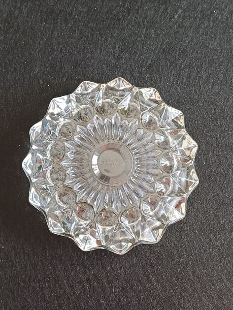 Cinzeiro de vidro redondo com 11,5 cms de diâmetro. Outros Arte e Decoração