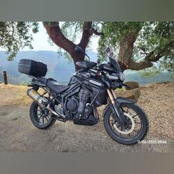Triumph Tiger 1200 (aceito retoma). Motos