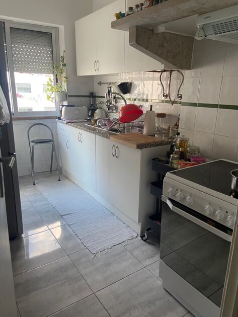 Quarto em T2, Odivelas. Ofereço Quarto para Arrendar
