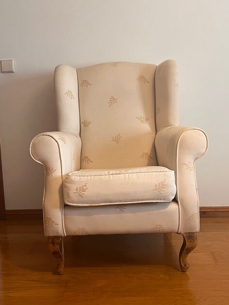 Poltrona. Sofás e Poltronas