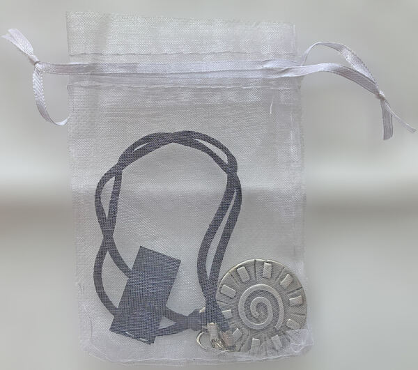 Fio em Couro Espiral, Novo/Exclusivo/Único. Colares