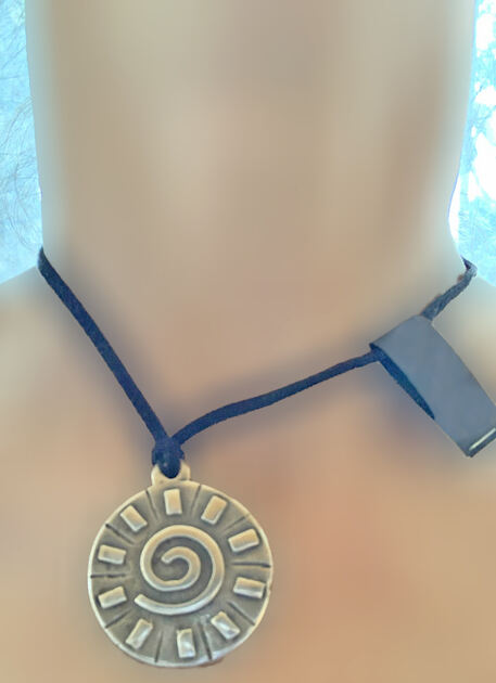 Fio em Couro Espiral, Novo/Exclusivo/Único. Colares