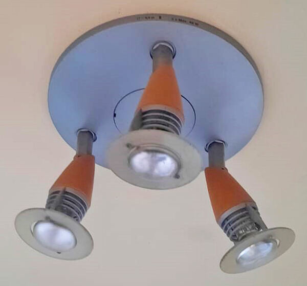 Candeeiro Focos Triplo c/ Lâmpadas Philips c/o Nov. Candeeiros
