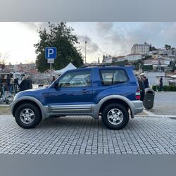 Mitsubishi Pajero 3.2 Did Abs. Carros. Gondomar. 2000   220.000 km Manual Diesel 160 cv 3 portas Azul 4x4 ABS Ar condicionado Vidros eléctricos Engate do reboque