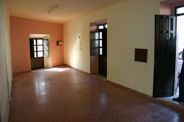 Espaço comercial para arrendar. Estabelecimentos para arrendar