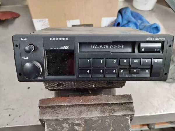 Auto Rádio Grundig Antigo. Rádio para Carros