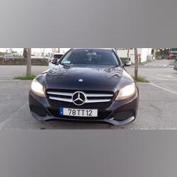 Mercedes Classe C 200 de 2015 . Carros. Almada. 2015   362.000 km Manual Diesel 120 cv 5 portas Preto Ar condicionado Vidros eléctricos Aquecimento dos assentos Cruise control adaptativo Sistema de navegação Volante multi-funções