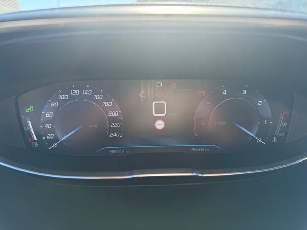 Peugeot 3008 GT LINE. Carros