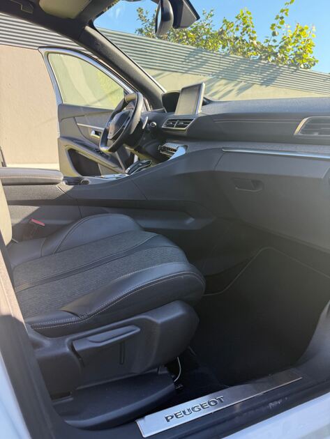 Peugeot 3008 GT LINE. Carros