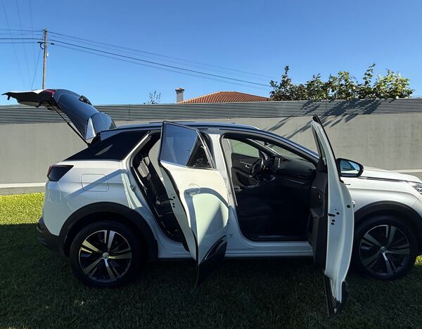 Peugeot 3008 GT LINE. Carros