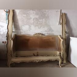 Vendo mobília: cómoda, cama, mesinhas de cabeceira. Cómoda. Viana do Castelo. Com gaveta Mármore Branco   Muito bom