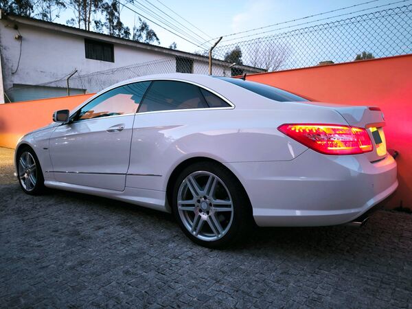 Mercedes E 250 CDI BlueEfficiency AMG Coupé . Carros