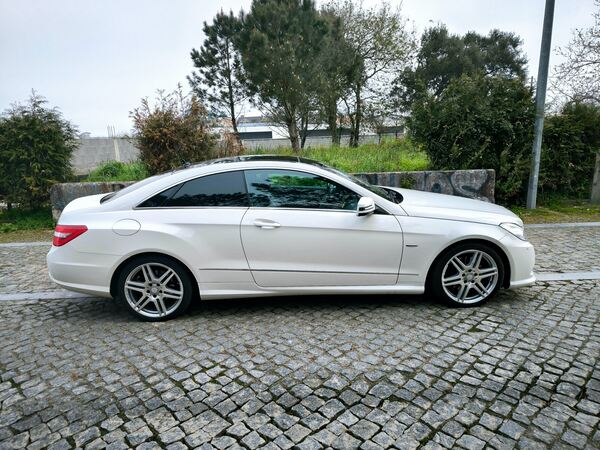 Mercedes E 250 CDI BlueEfficiency AMG Coupé . Carros