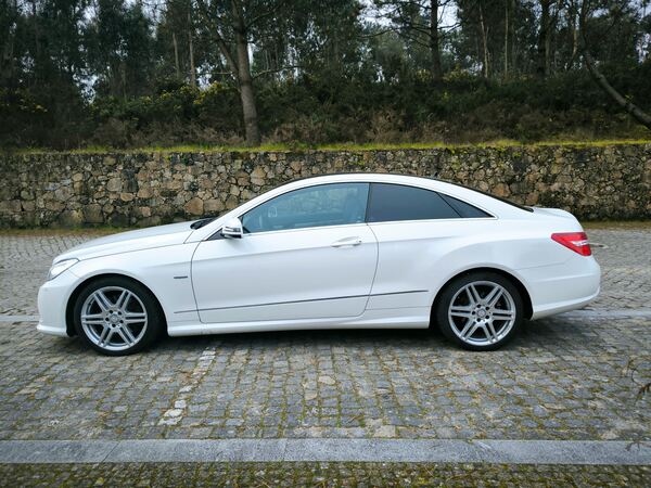 Mercedes E 250 CDI BlueEfficiency AMG Coupé . Carros